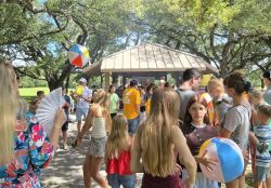 Family Holiday Picniс Family Holiday Picniс